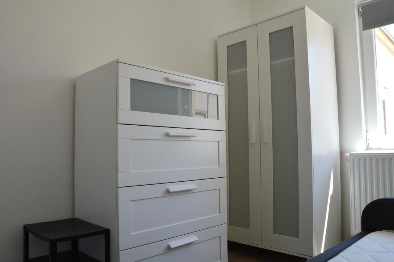 Quiet Residential Area B Taplan - 2 Bedroom And Living Room Apartment Szombathely Bagian luar foto