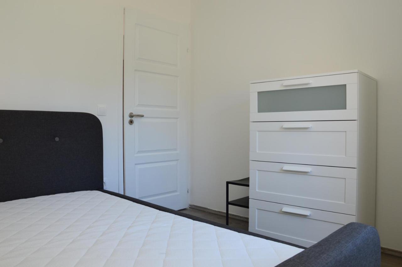 Quiet Residential Area B Taplan - 2 Bedroom And Living Room Apartment Szombathely Bagian luar foto