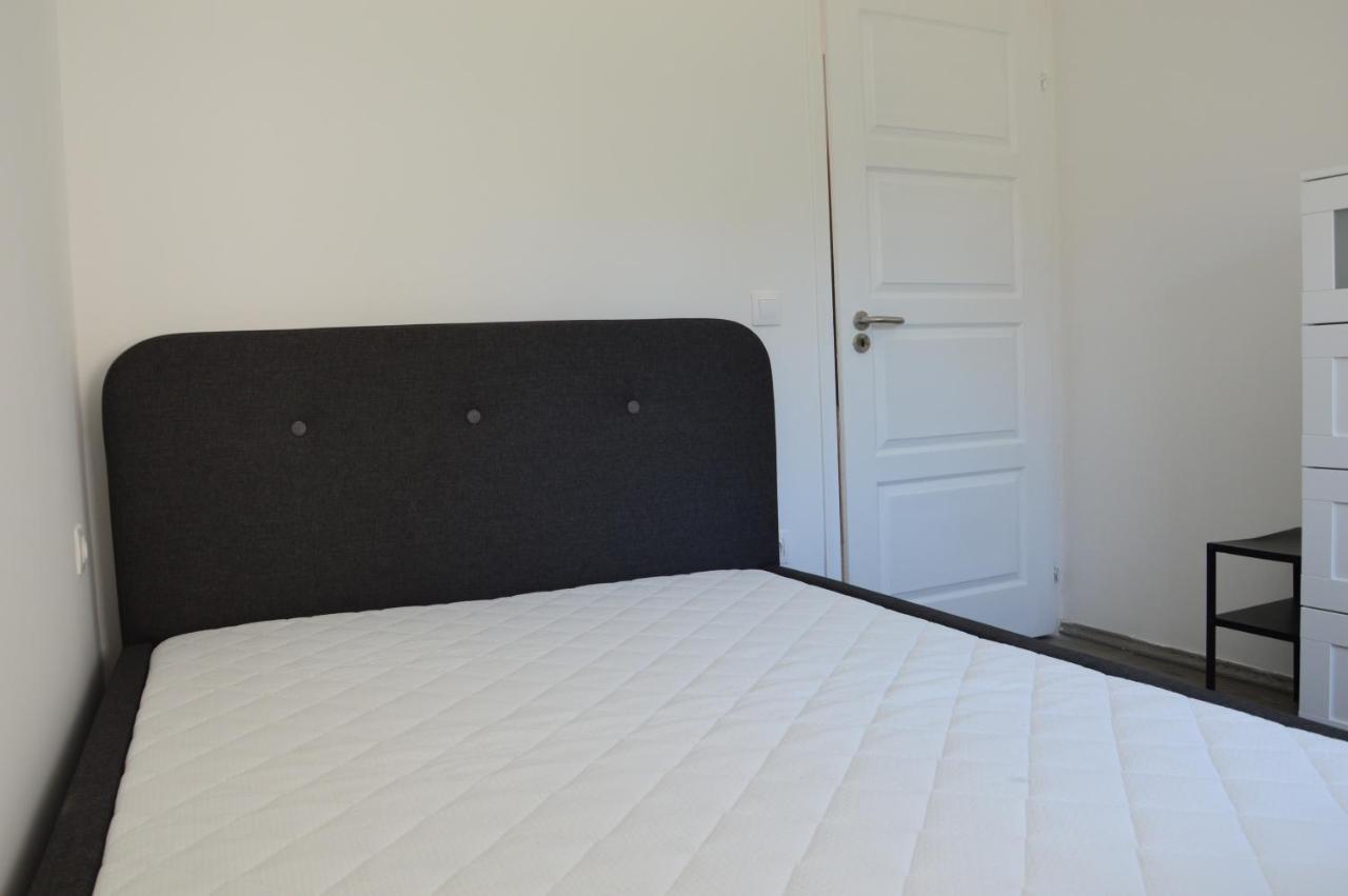 Quiet Residential Area B Taplan - 2 Bedroom And Living Room Apartment Szombathely Bagian luar foto